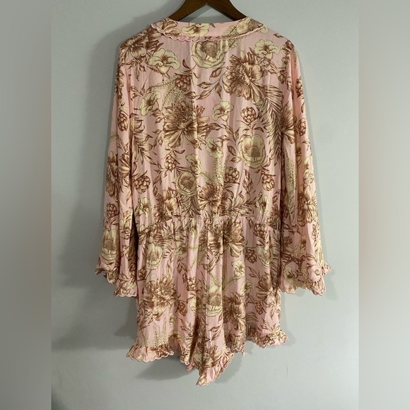 AGUA BENDITA -
Romantic Floral Print Flare Sleeve Romper - Picture 9 of 14